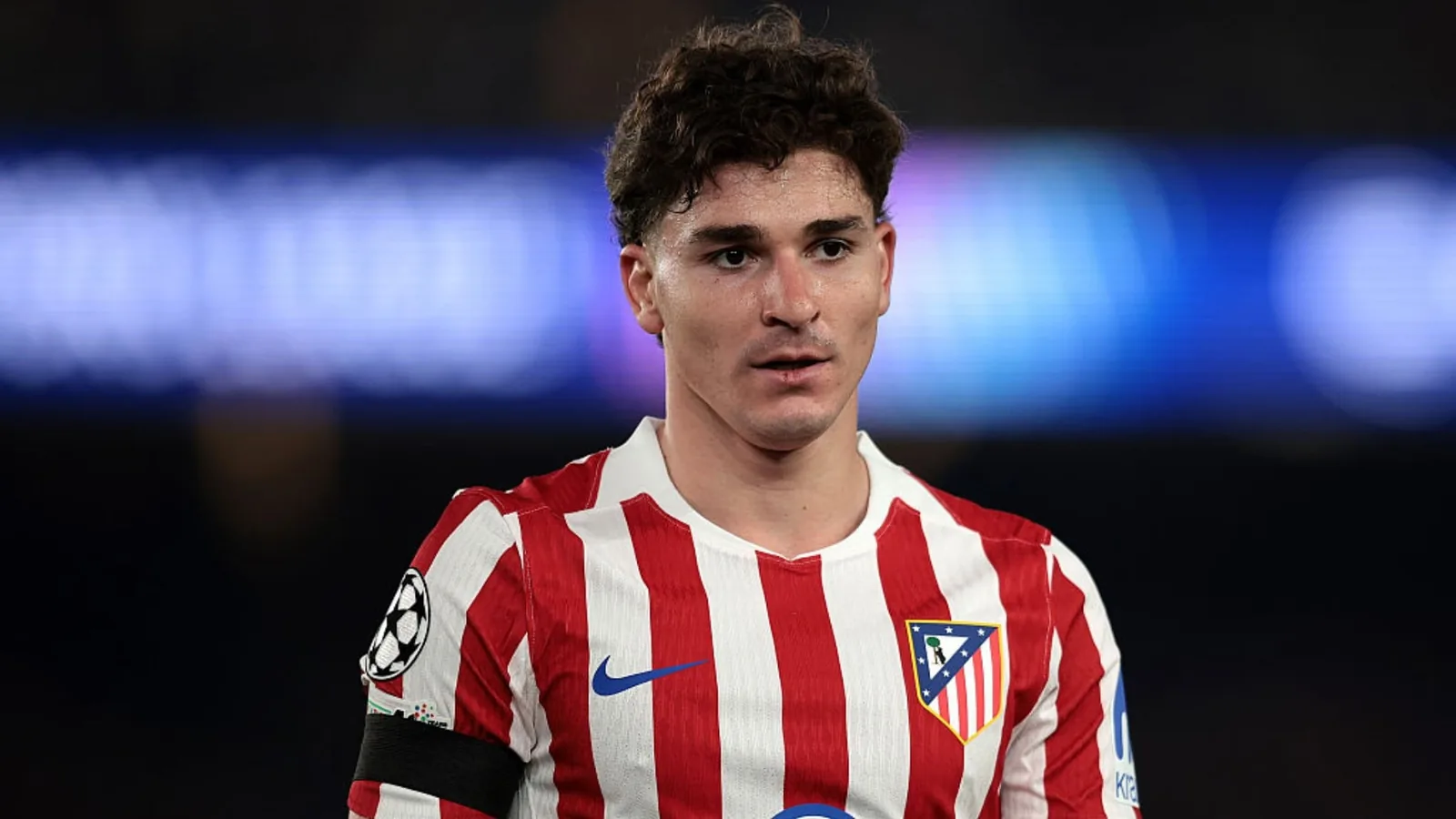 El Atlético presenta la nueva camiseta... sin Julián Alvarez