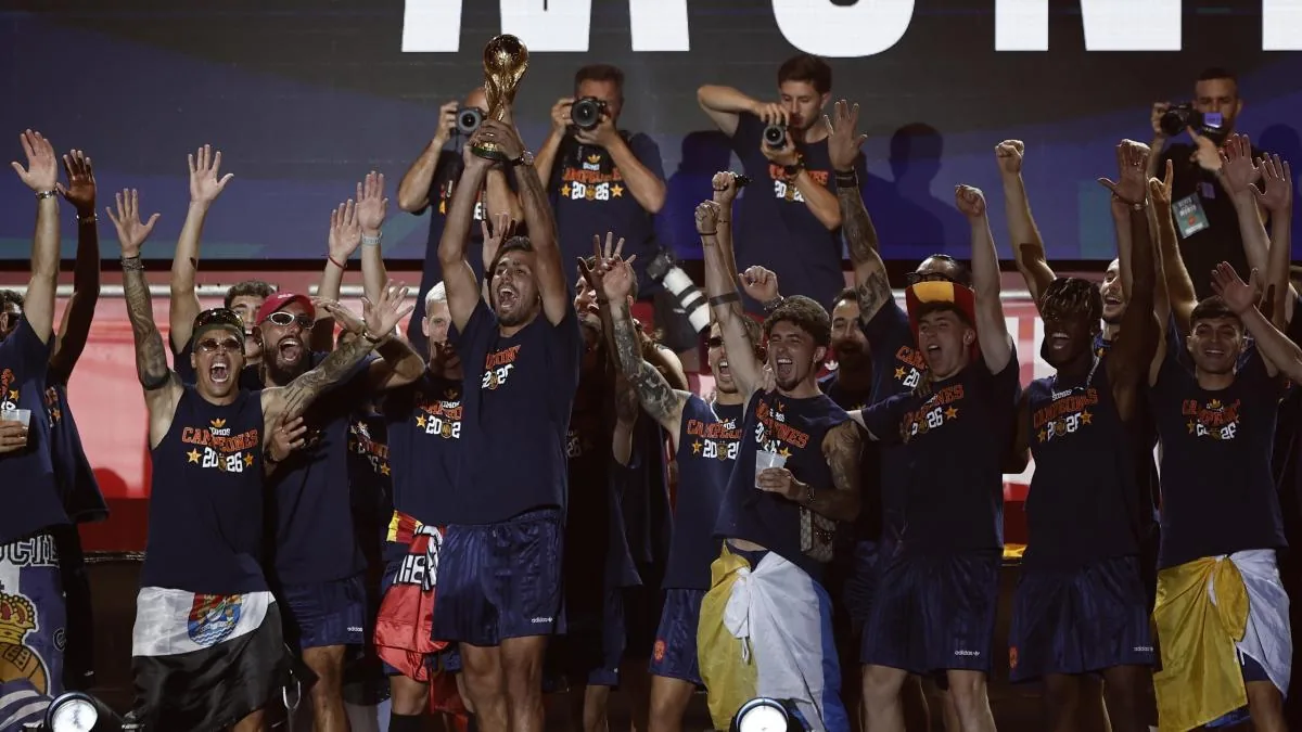De Cibeles a la pista de baile: la selección prolongó la celebración del título en una conocida discoteca madrileña