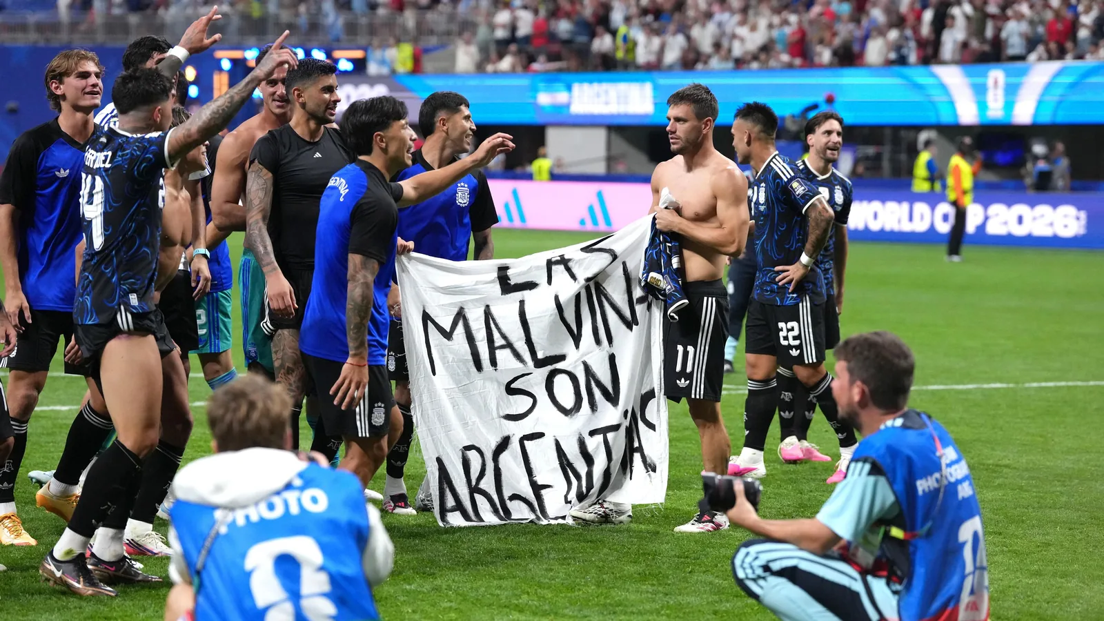 Argentina se la ha jugado con la pancarta de las Malvinas - Diario AS