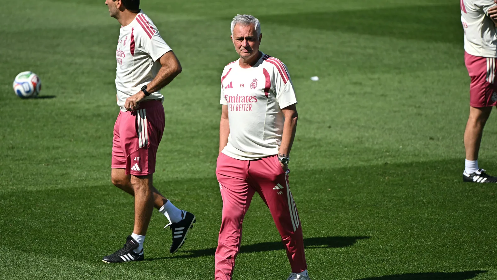 El nuevo Mourinho: igual de exigente en el campo, más humano fuera - MARCA