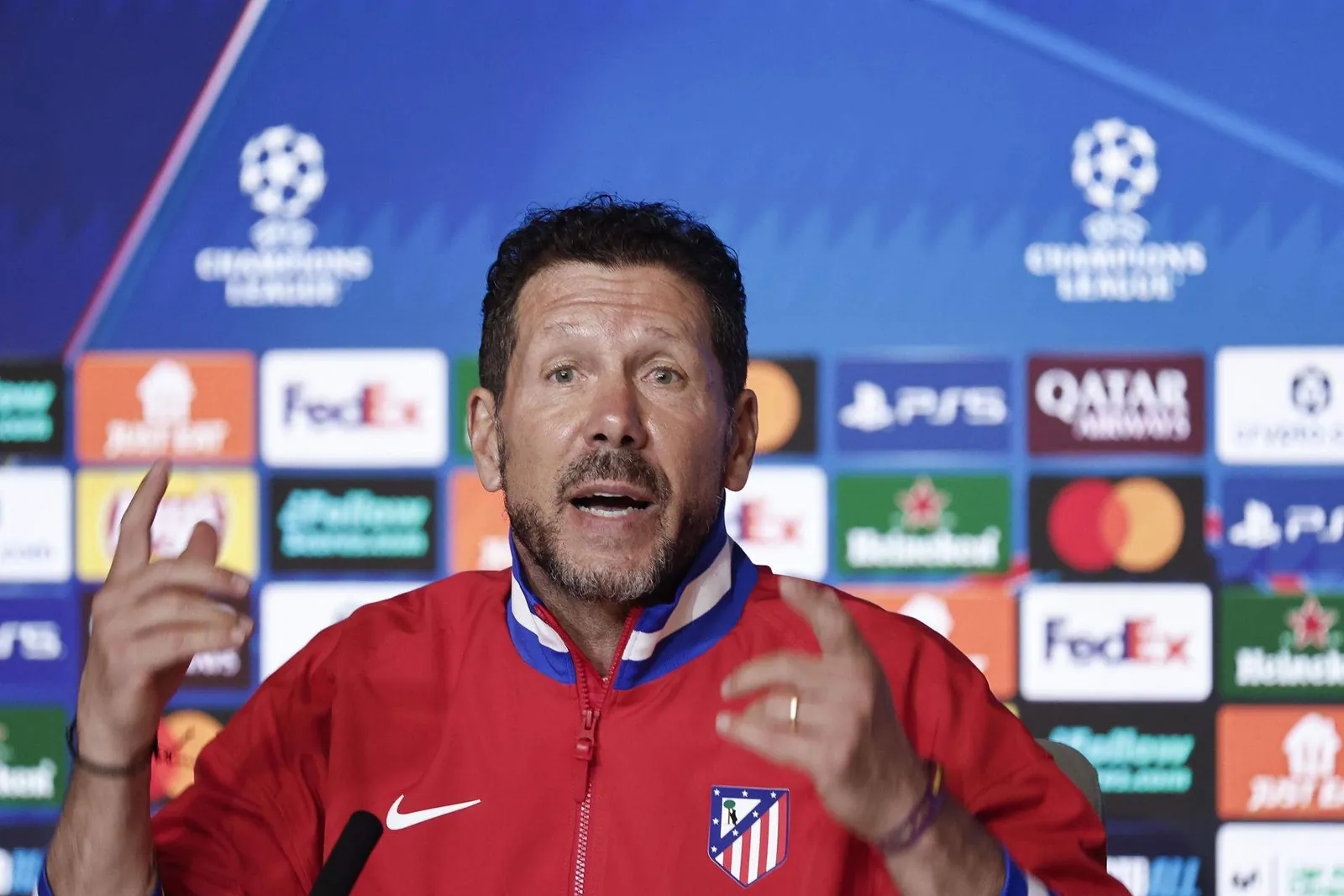 Diego Simeone rechaza a Ferran Torres, pero pide que el Barça incluya al canterano de 19 años