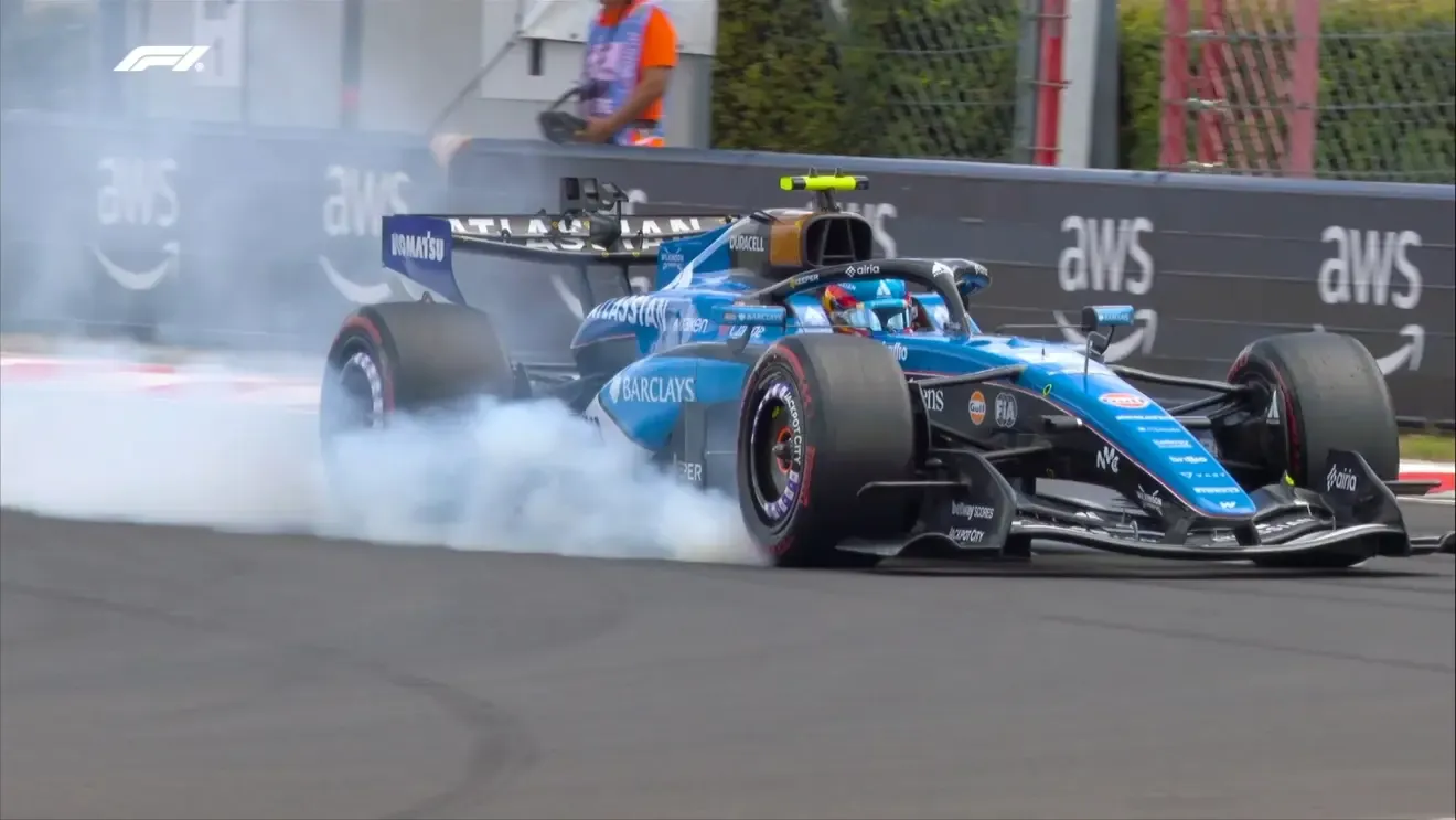 Sainz se sale.