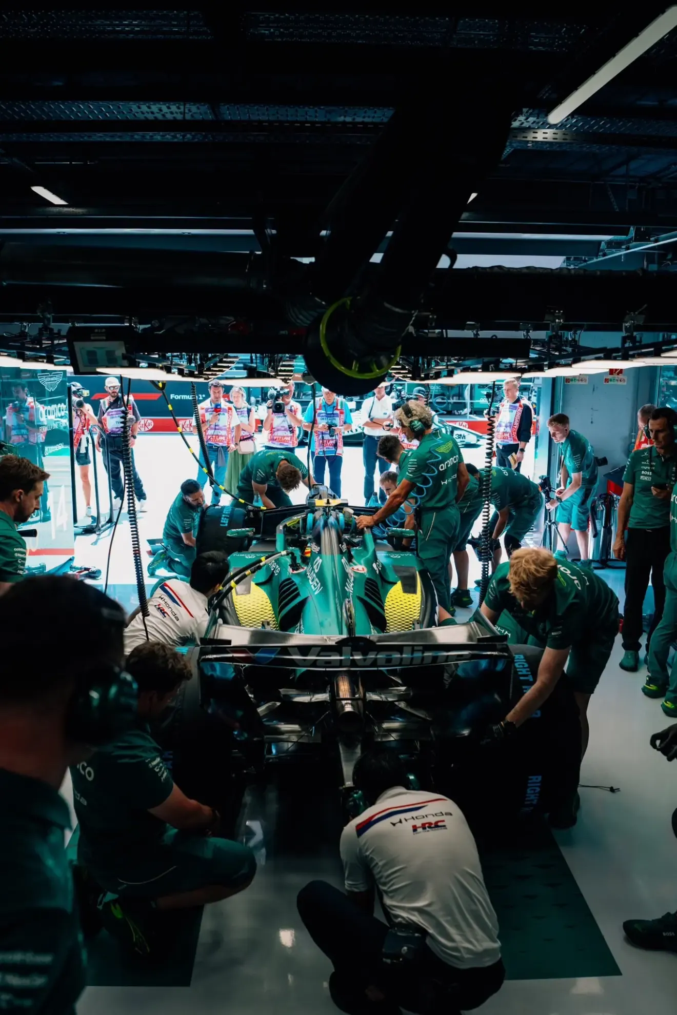 Alonso, en el box.