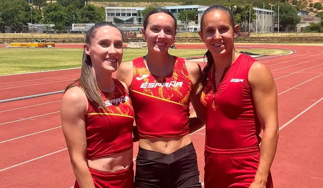 Paula Sevilla, Herminia Parra y Sonia Molina-Prados, en los entrenamientos de relevos de España en Sudáfrica