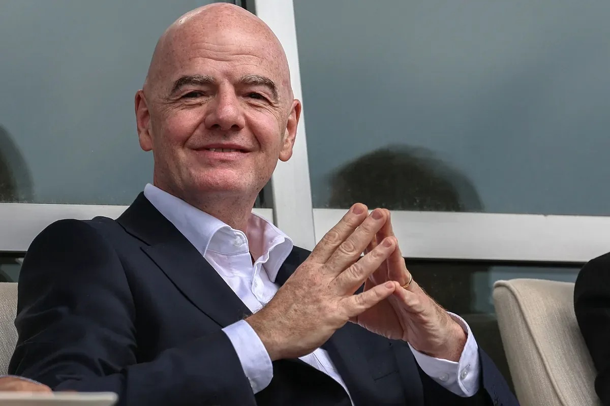 The Telegraph afirma que la UEFA pagó a una supuesta amante de Infantino y este lo niega