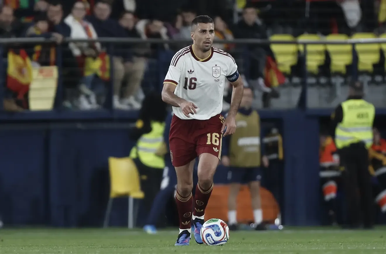 Rodri, en un partido de España frente a Serbia.
