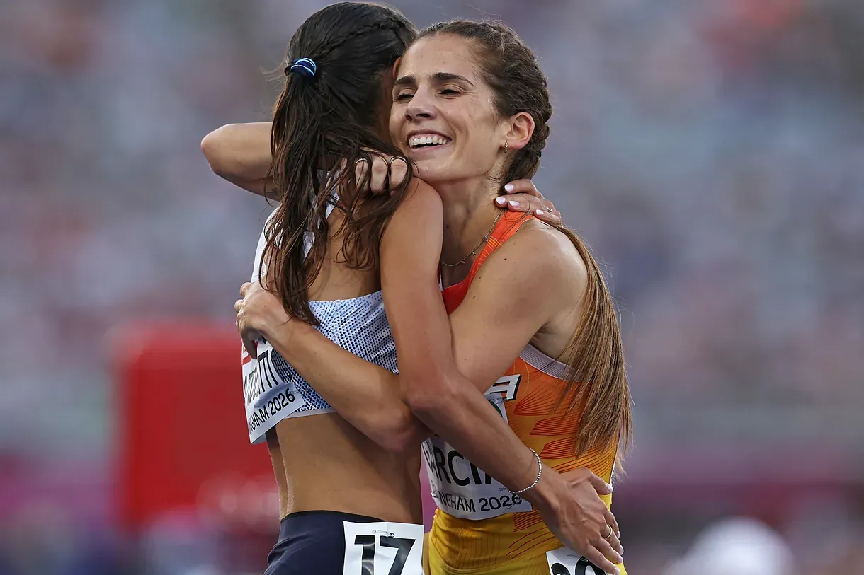 Battocletti y Marta García, tras la final de 5.000 metros.