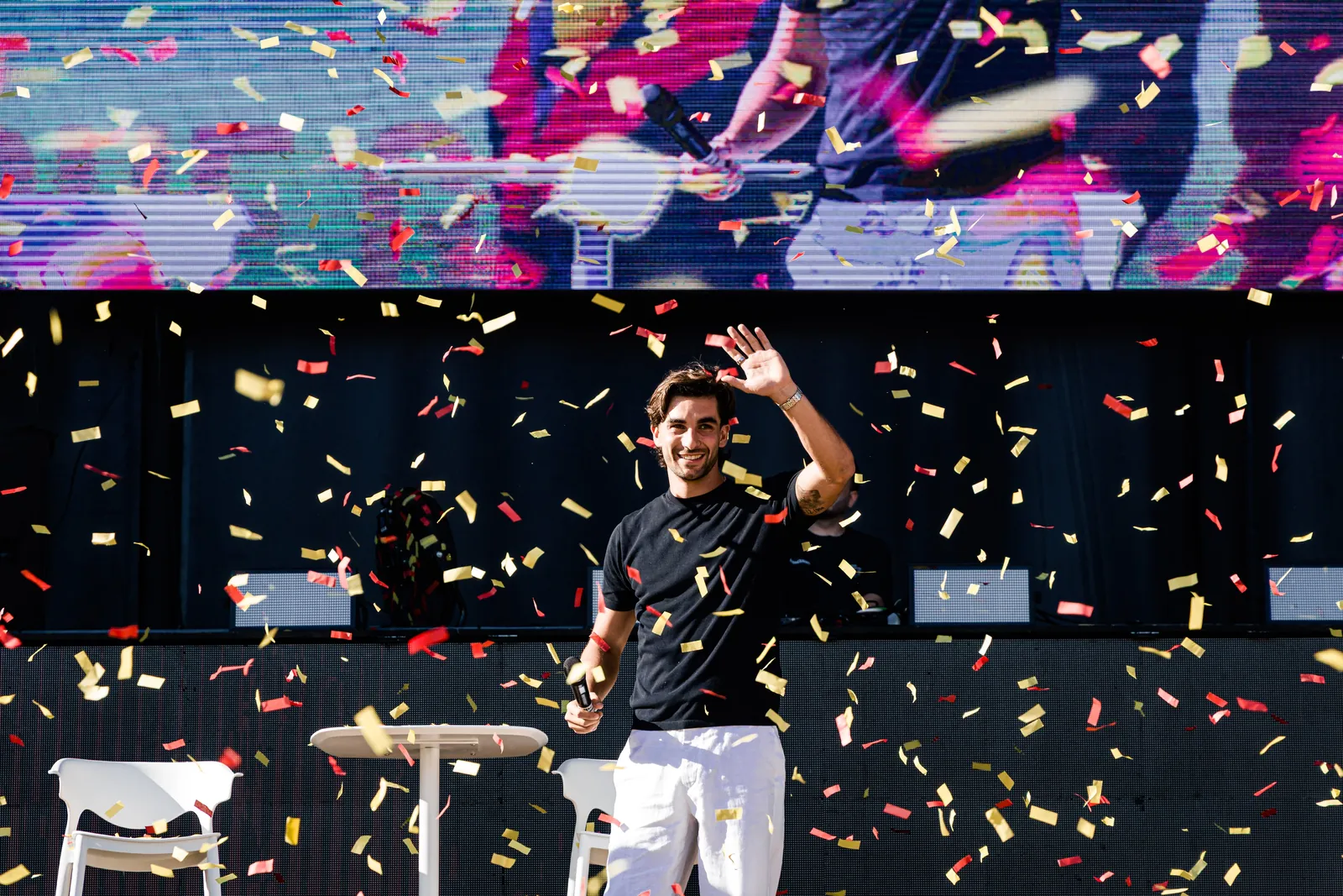 Ferran Torres durante el homenaje en Foios, Valencia