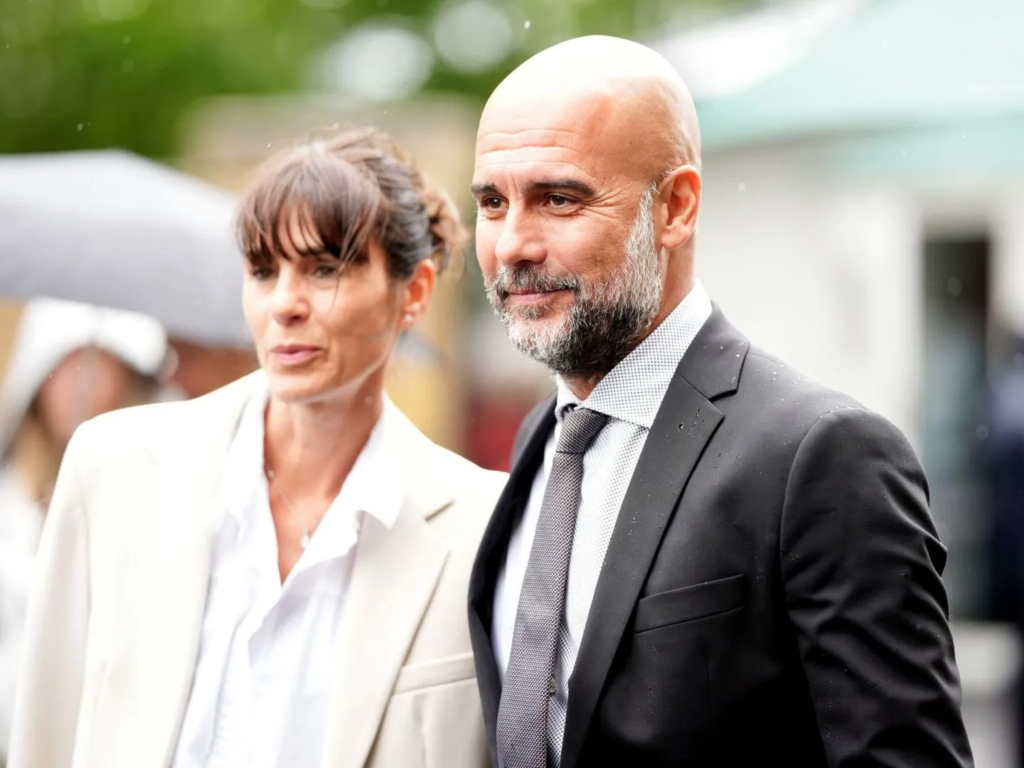 Foto: Pep Guardiola y Cristina Serra, juntos en Wimbledon. (Europa Press)