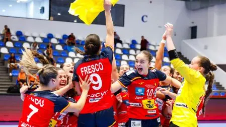 Las 'Guerreras juveniles' celebran el pase a los cuartos de final del Campeonato del Mundo sub-18 donde les espera Suiza
