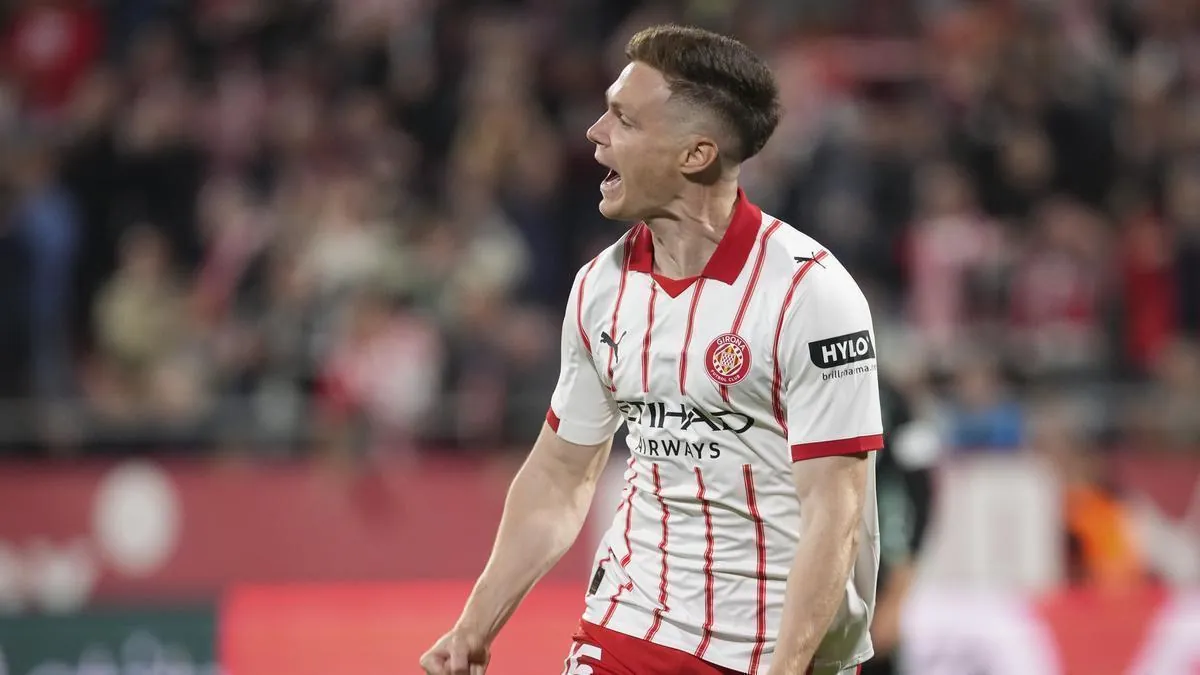 Tsygankov celebra un gol con el Girona.